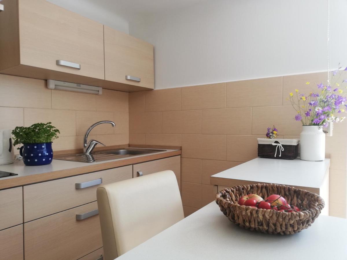 Apartments Mas Довє Екстер'єр фото